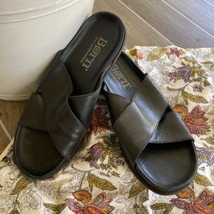 Born leather sandals